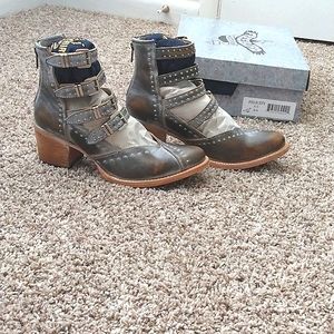 Freebird by Steven - Felicity